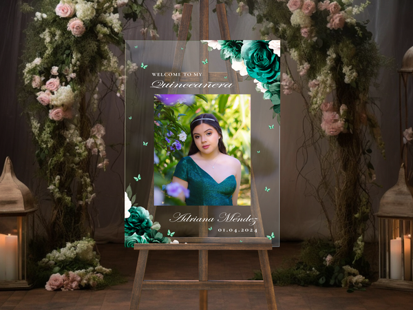 Letrero de bienvenida para Quinceañera de acrílico Leila con Mariposa Azul Celeste
