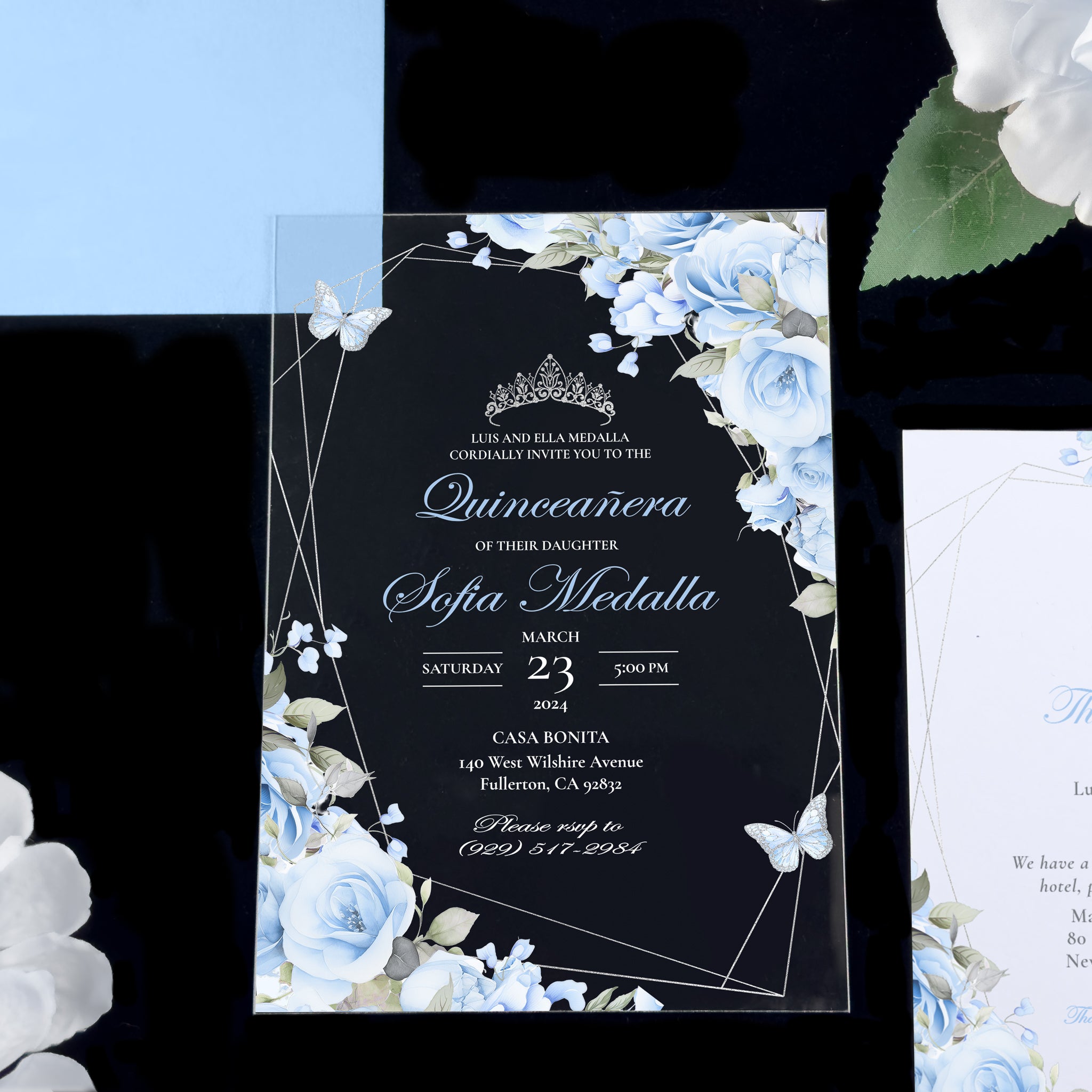 Invitacion de Quinceañera en Acrílico Transparente con Mariposas Azules Celestes - Leila