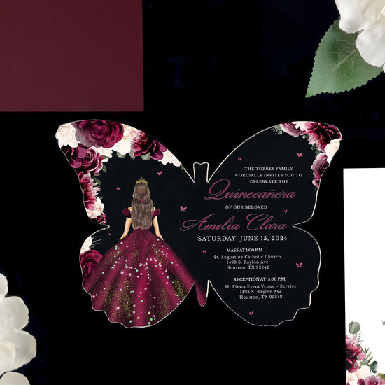 Invitación De Quinceañera en Acrílico Transparente con Mariposas Lavandas - Leila