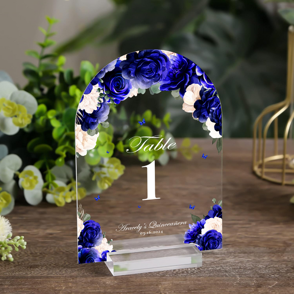 Letrero de bienvenida para Quinceañera de acrílico Leila con Mariposa Azul Celeste